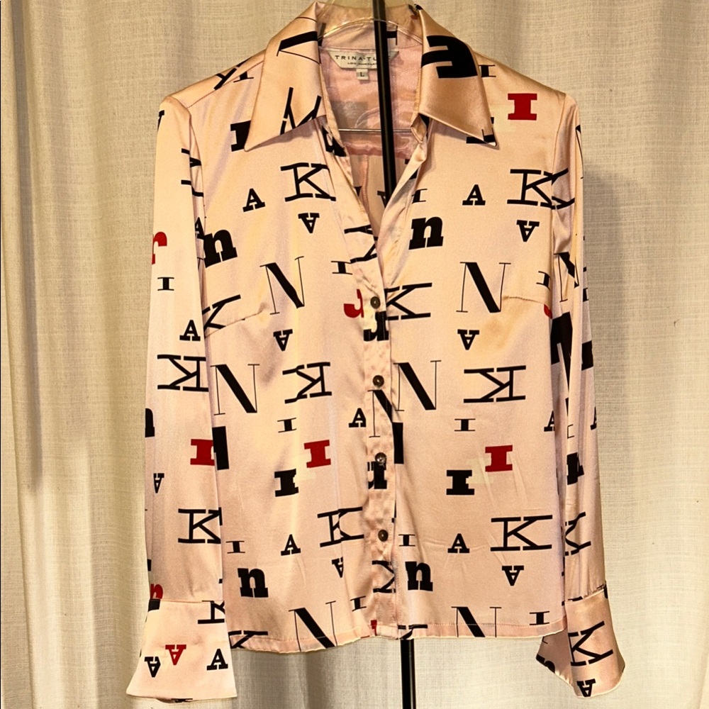 Trina Turk Light Blush Monogram Art‎ Deco Print Silk Blend Long Sleeve Blouse.